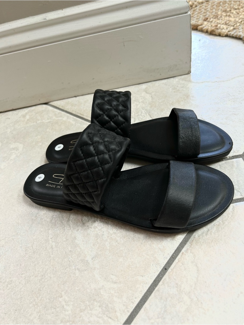 SAB Made in Italy Black Quilted Leather Slide Sandals Size 6 - Picture 3 of 5